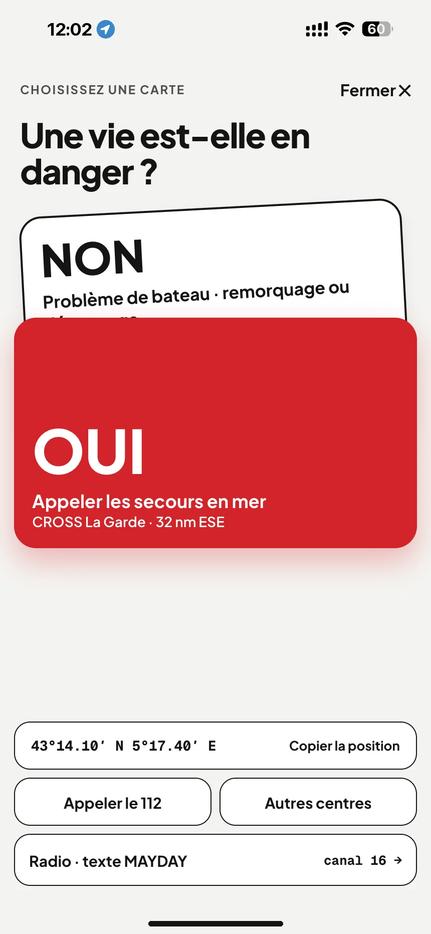 SOS en mer: une vie est-elle en danger ? Oui appelle le CROSS La Garde, non ouvre l’assistance · VesselSOS